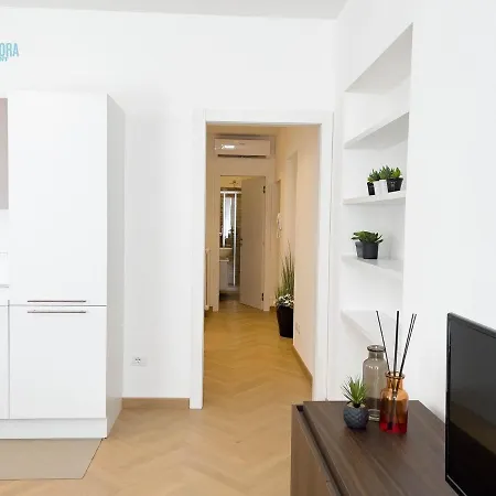 San Maurizio Tirabora Short Rent Lejlighed